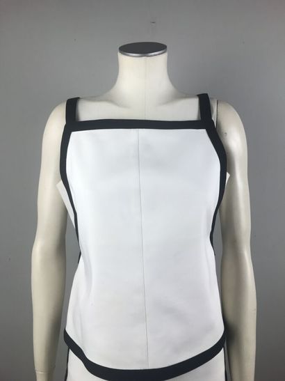 COURREGES numéro 093867 et 093950, circa...