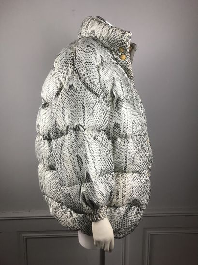 CHRISTIAN DIOR 

Boutique numéro 76498

Veste...