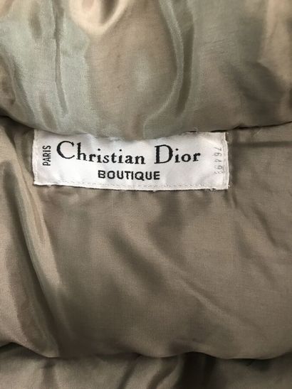 CHRISTIAN DIOR 

Boutique numéro 76498

Veste...
