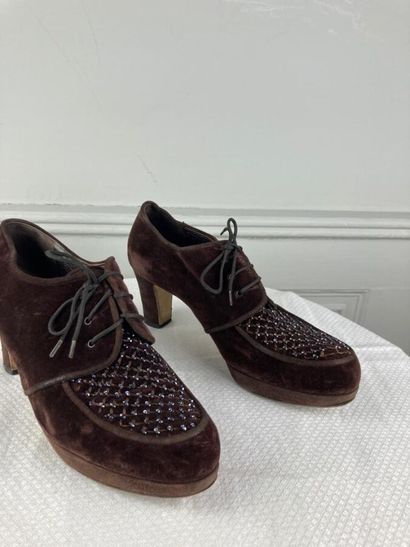 PHILIPPE MODEL

Paire de richelieu en velours...