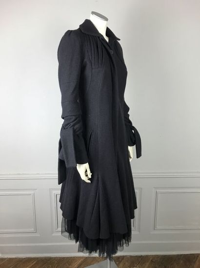 GARDEM Paris

Manteau long en lainage noir,...