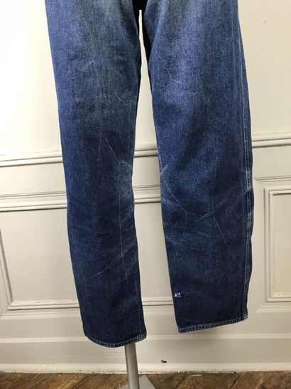 THIERRY MUGLER

Pantalon denim effet de découpes...