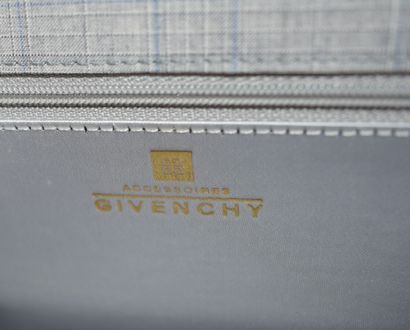 GIVENCHY Haute Couture n° 85247, Accessoires...