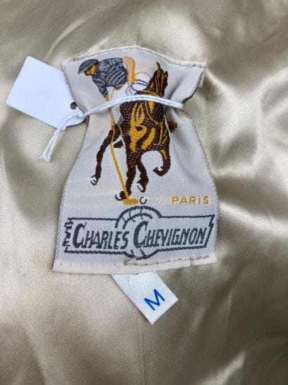CHARLES CHEVIGNON

Circa 1980

Veste en cuir...
