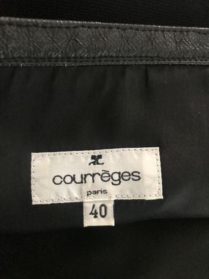 COURREGES

Ensemble gabardine de laine noire,...