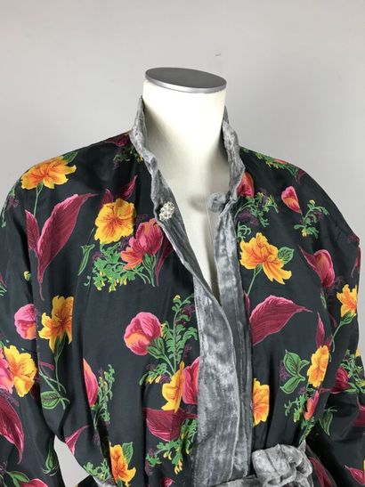 WILLY VAN ROOY

Ensemble comprenant une veste...