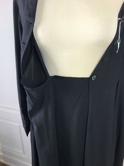 SYBILLA pour GIBO

Robe longue noire en trompe...