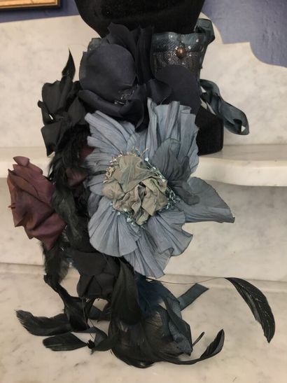 SARAH NAVARRO pour le défilé Martine Sitbon

Lot...
