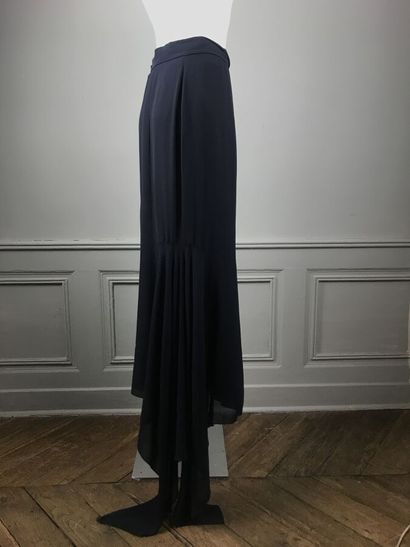 CHANEL Boutique automne 1993

Jupe longue...
