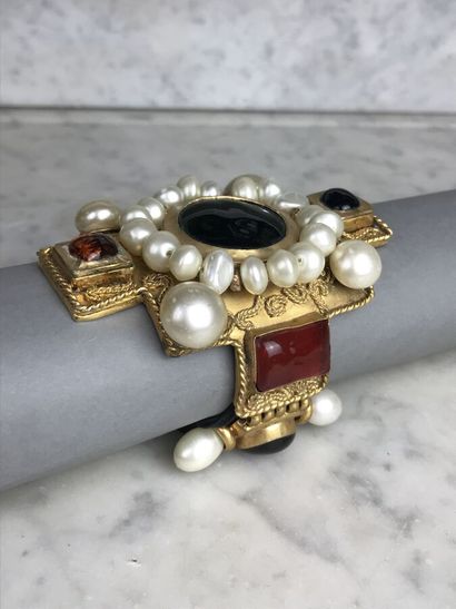 CHANEL par GRIPOIX, prototype non signé

Important...