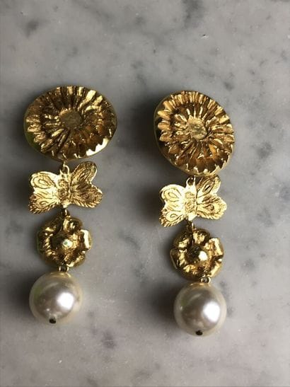 CHRISTIAN LACROIX

Paire de clips d'oreilles...