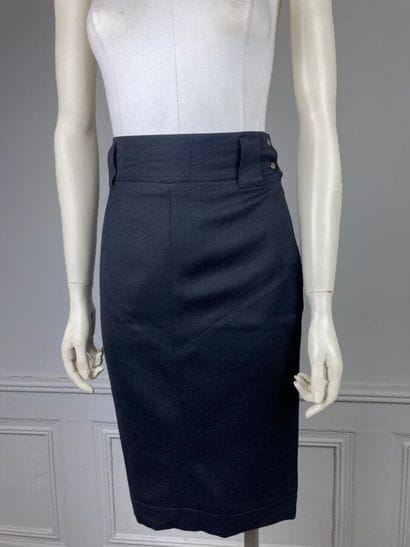 ALAIA

Jupe courte ajustée en gabardine de...