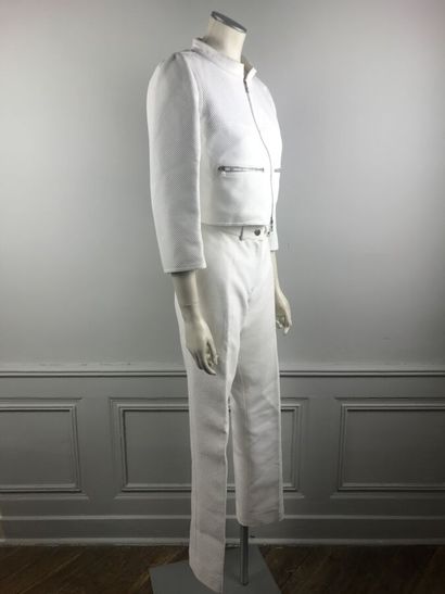 COURREGES

Ensemble en coton blanc surpiqué...