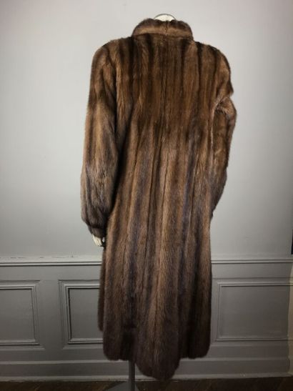 NORBERT ALEXANDRE

Long manteau en vison...