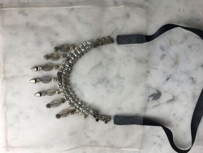 LANVIN

Collier plastron réalisé en trompe...