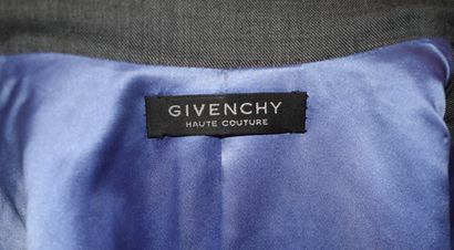 GIVENCHY Haute Couture n°86489, 86490

Ensemble...