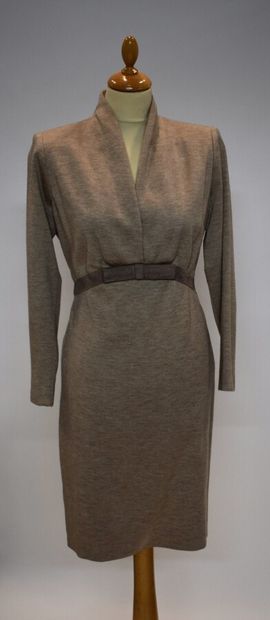 GIVENCHY Haute Couture n°85485

Robe au genou...
