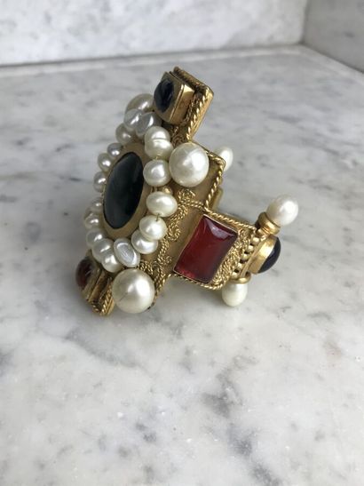 CHANEL par GRIPOIX, prototype non signé

Important...
