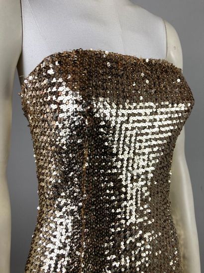 VICKY TIEL

Circa 1978

Robe courte bustier...