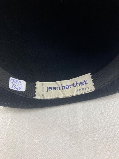 JEAN BARTHET

Chapeau melon en feutre noir,...