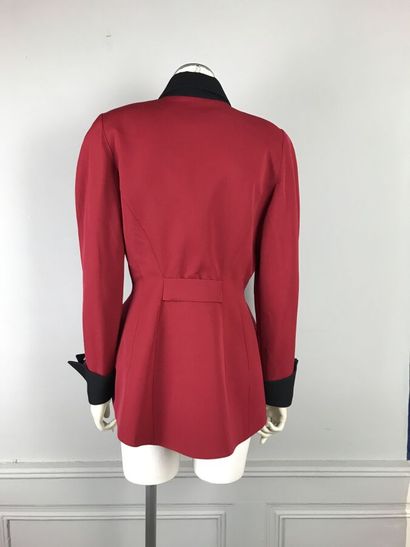 THIERRY MUGLER

Circa 1990

Veste en gabardine...