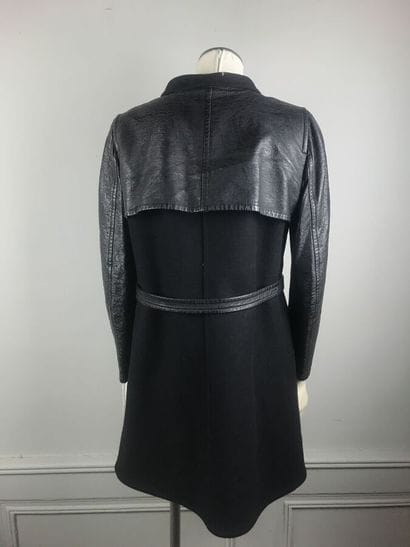 COURREGES

Manteau 7/8ème en drap de laine...