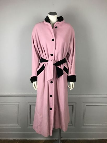CHANTAL THOMASS

Manteau long en drap rose,...