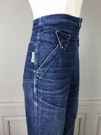 THIERRY MUGLER

Pantalon denim effet de découpes...