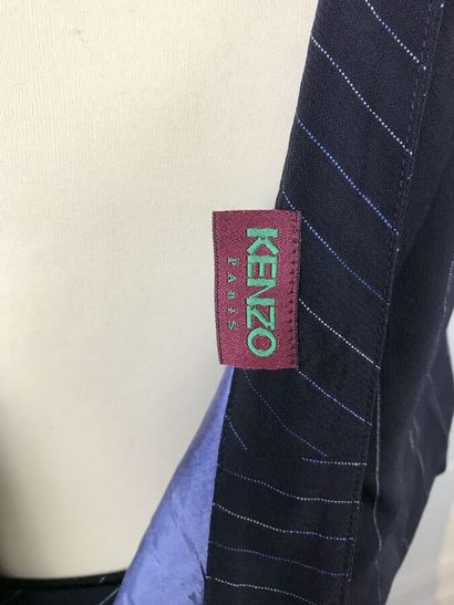 KENZO

Ensemble en crêpe marine à rayures...
