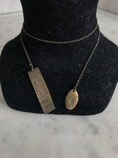 ISABEL MARANT

Lot comprenant deux pendentifs...
