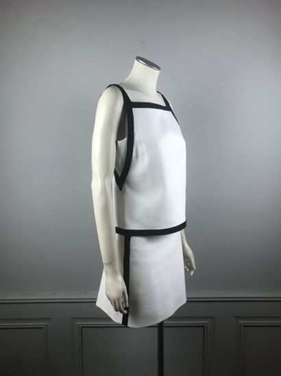 COURREGES numéro 093867 et 093950, circa...