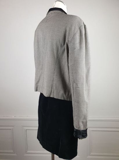 KARL LAGERFELD

Ensemble comprenant une veste...