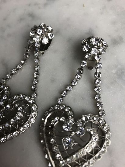 YVES SAINT-LAURENT, unsigned, circa 1980

Lot...
