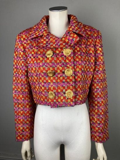 CHRISTIAN LACROIX

Veste courte en tweed...