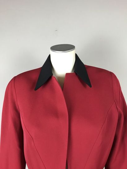 THIERRY MUGLER

Circa 1990

Veste en gabardine...