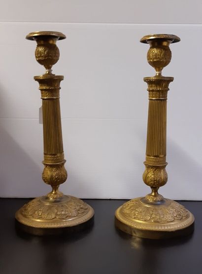 Paire de flambeaux en bronze doré



Epoque...