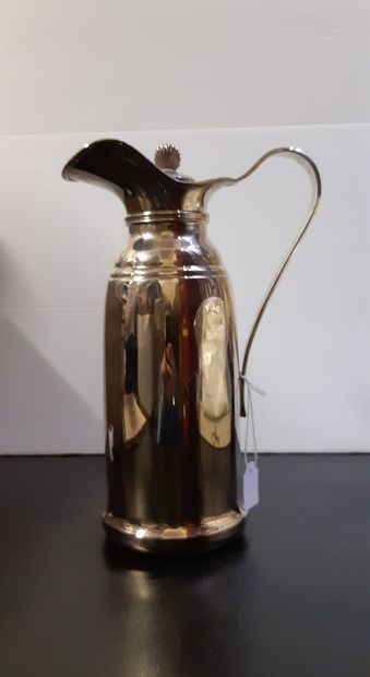 Verseuse Thermos en argent (800)



Vienne,...