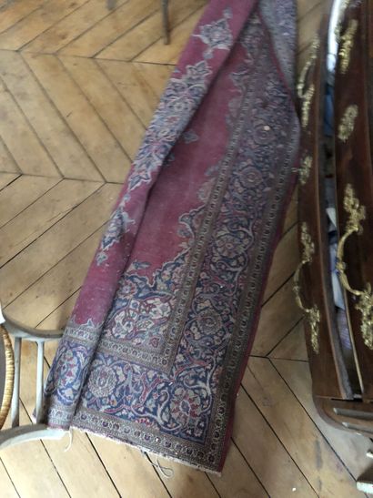 Un tapis, trame de coton et lainage, fond...