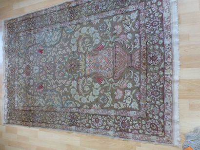 Tapis Héréké en soie (chaîne, trame et velours...