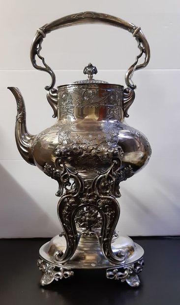 Samovar en métal argenté



XIXe siècle

H....