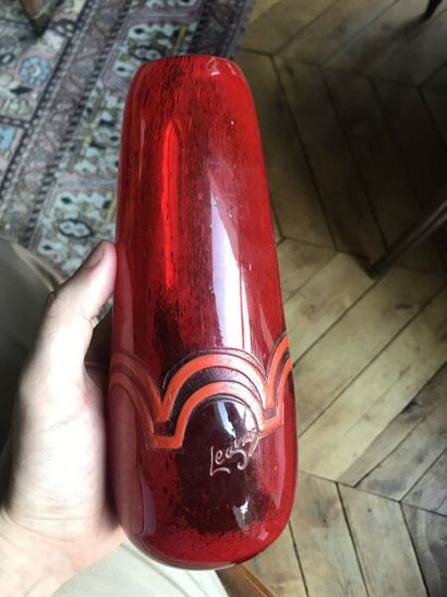 Trois vases LEGRAS :

- Vase en verre marmoréen...
