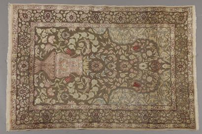 Tapis Héréké en soie (chaîne, trame et velours...