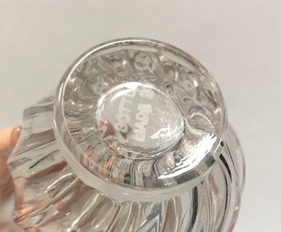 LALIQUE France

Flacon pour parfum Nina RICCI,...
