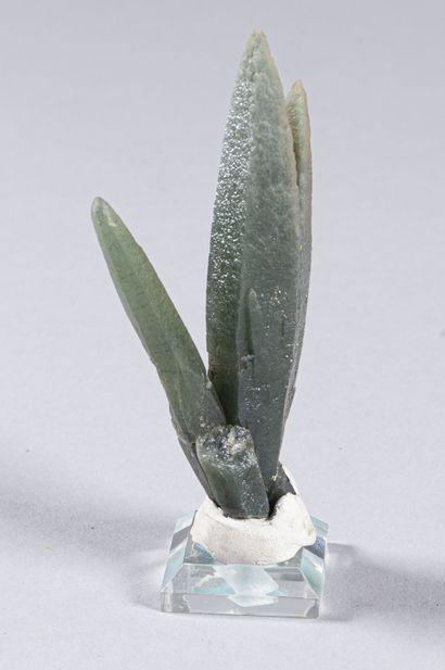 TRES BEAU QUARTZ PRASE SERIFOS GRECE (10...