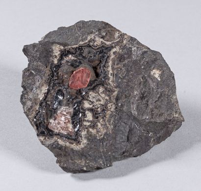 BEAU CRISTAL COMPLET DE RHODOCROSITE PEROU...