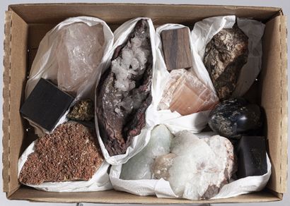 LOT MINERAUX DIVERS DONT HEMIMORPHITE