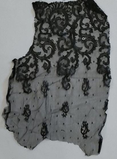 Skirt of top put in flat in lace of Chantilly...