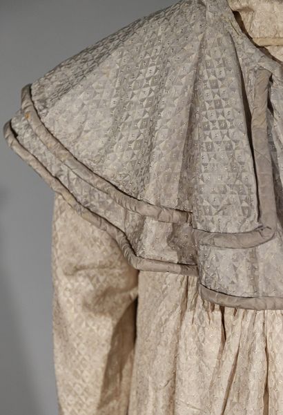 Dress for winter, circa 1820, high-waisted...