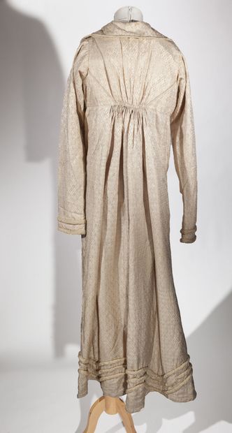 Dress for winter, circa 1820, high-waisted...
