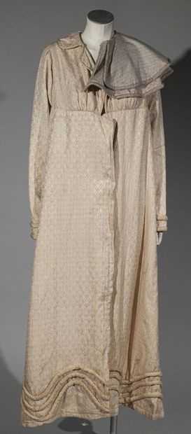 Dress for winter, circa 1820, high-waisted...